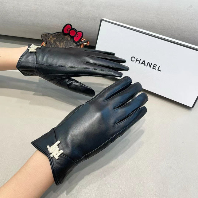 GLOVES IN BLACK LAMBSKIN AND FLEECE LINING 456278