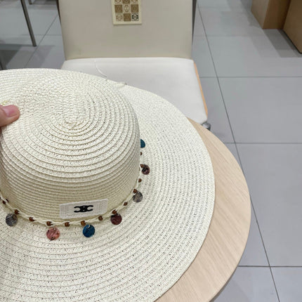 WIDE BRIM HAT MODEL 652186 IN WHITE WOVEN STRAW