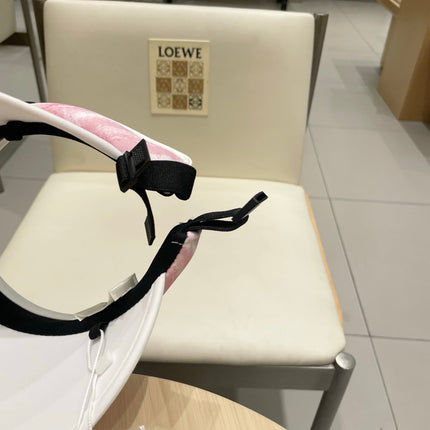 VISOR HAT MODEL 652203 IN PINK AND WHITE FABRIC