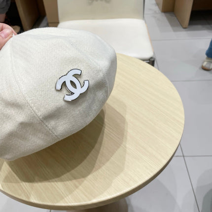 BERET HAT IVORY WITH LOGO 672660