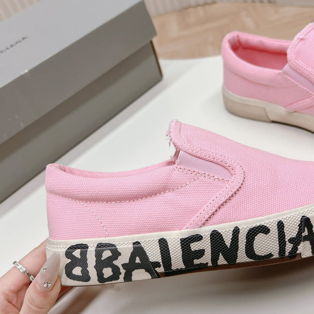 SLIP-ON SNEAKERS GRAFFITI IN PINK CANVAS