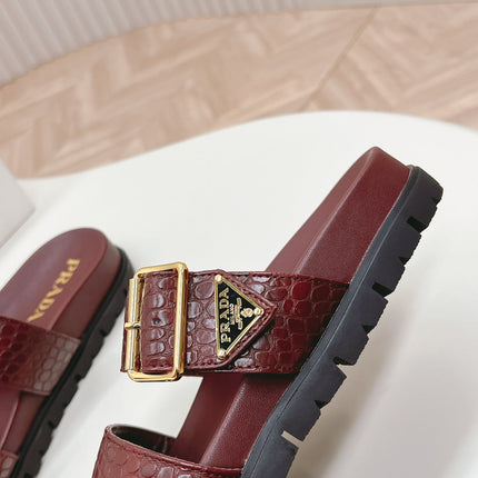 PRA CROCODILE MOTIF SLIDES SANDALS WINE CALFSKIN
