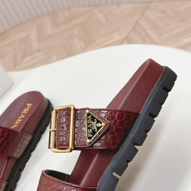 PRA CROCODILE MOTIF SLIDES SANDALS WINE CALFSKIN