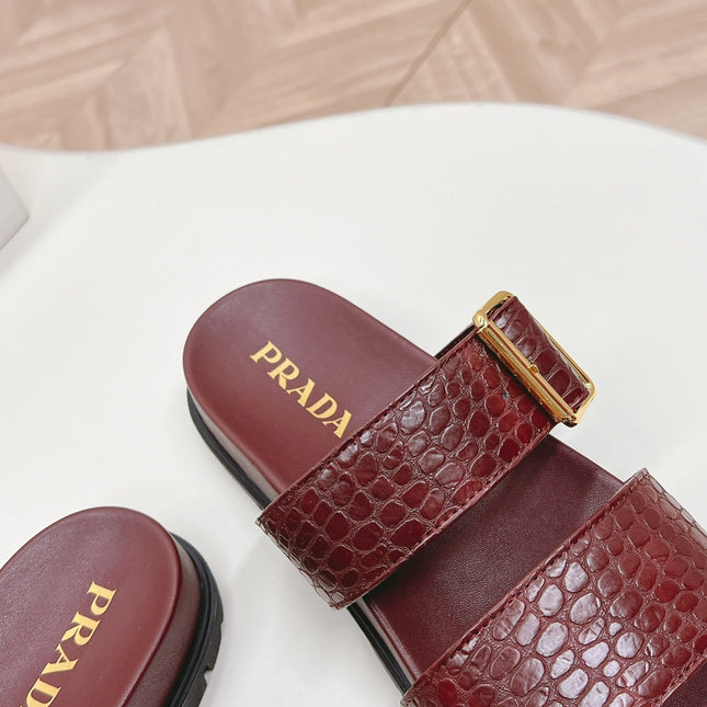 PRA CROCODILE MOTIF SLIDES SANDALS WINE CALFSKIN