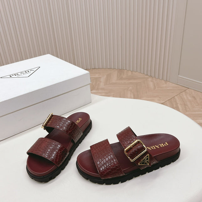 PRA CROCODILE MOTIF SLIDES SANDALS WINE CALFSKIN