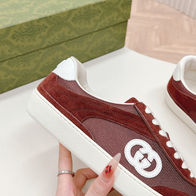 SNEAKER WITH INTERLOCKING G IN GARNET RED SUEDE AND MESH