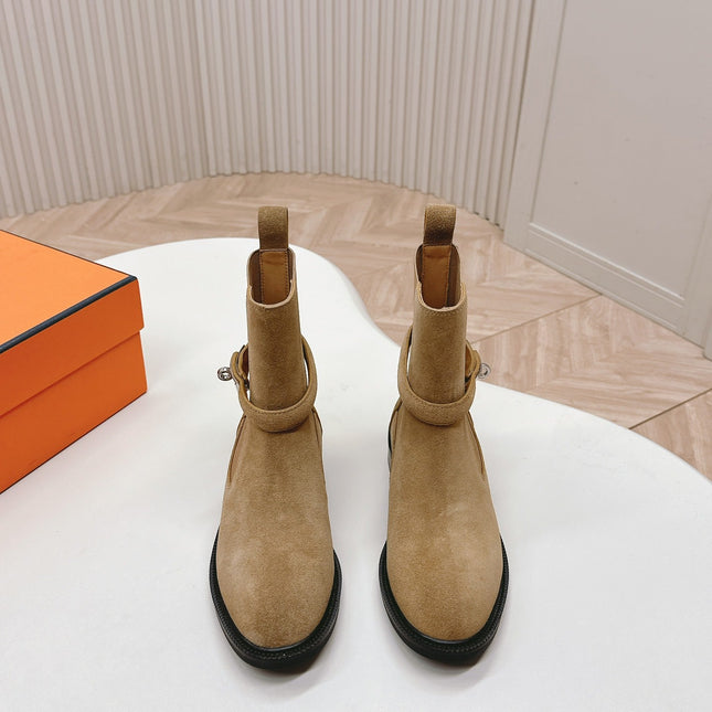 KELLY BUCKLE SHORT BOOTS IN PEANUT BROWN SUEDE