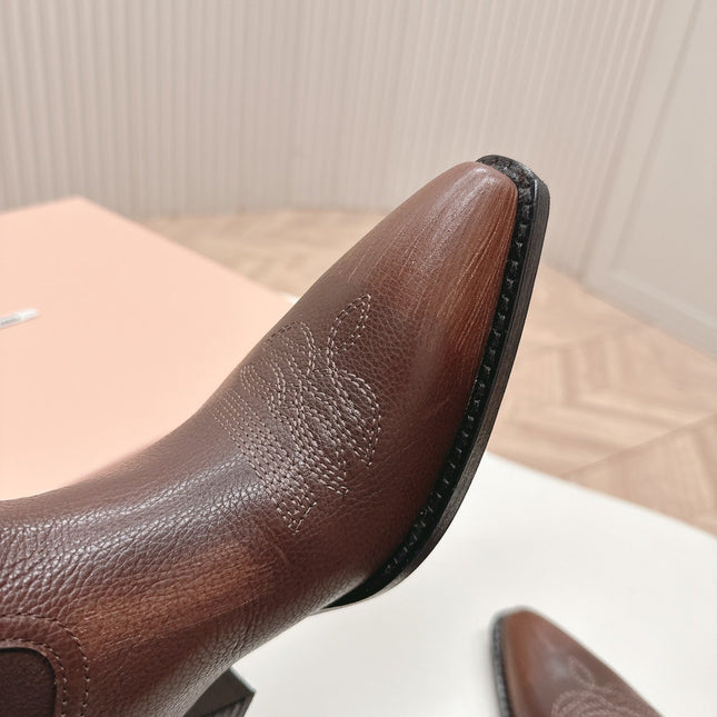 POINTED TOE BOOTS IN COCOA BROWN CALFSKIN
