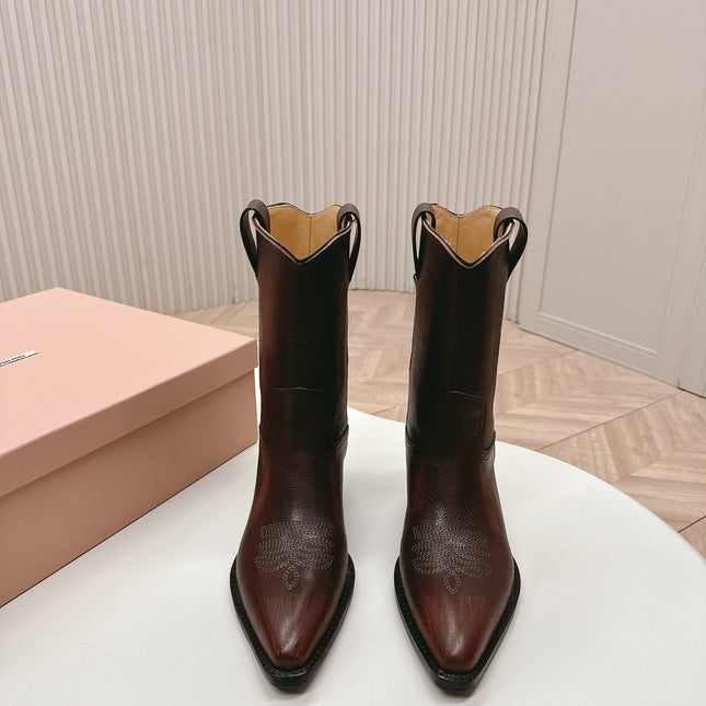 POINTED TOE BOOTS IN COCOA BROWN CALFSKIN