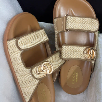 GG SANDAL WITH DOUBLE G CARAMEL CALFSKIN