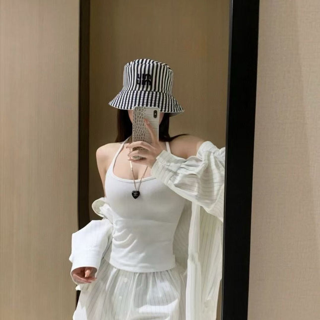 MM CLASSIC REVERSIBLE BUCKET HAT IN LIGHT BEIGE AND BLACK FABRIC