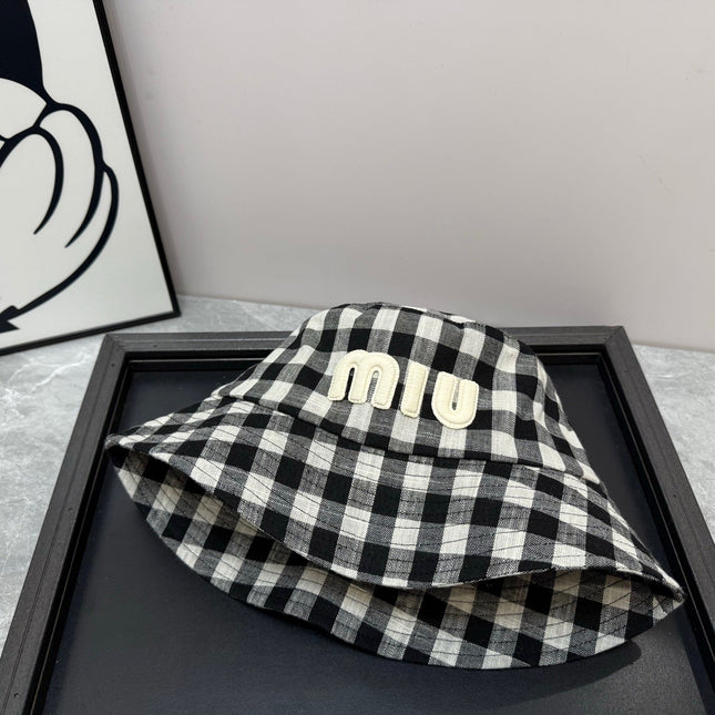 MM BUCKET CHECKED PATTERN WITH LOGO