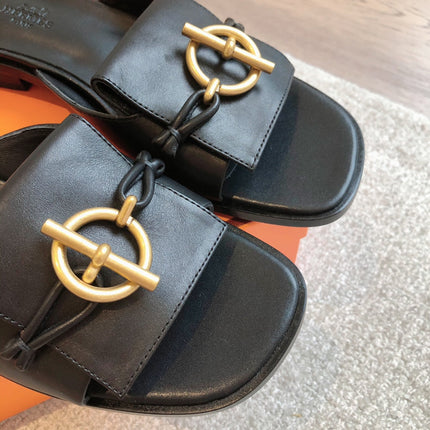 ISLE SANDAL BLACK CALFSKIN
