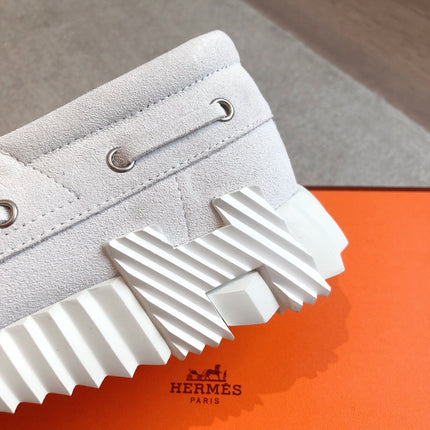 KETCH SNEAKER IN PALE GRAY SUEDE