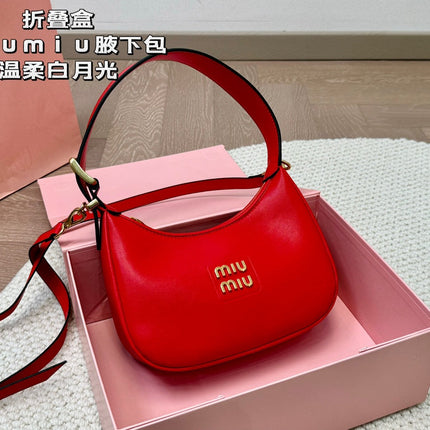 HOBO 22 BAG IN CHERRY RED CALFSKIN