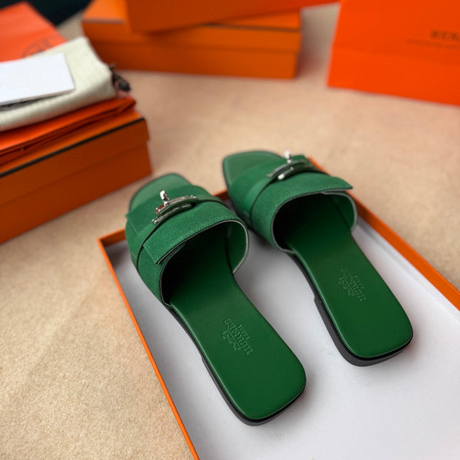 0RAN SANDALS IN EMERALD GREEN CALFSKIN