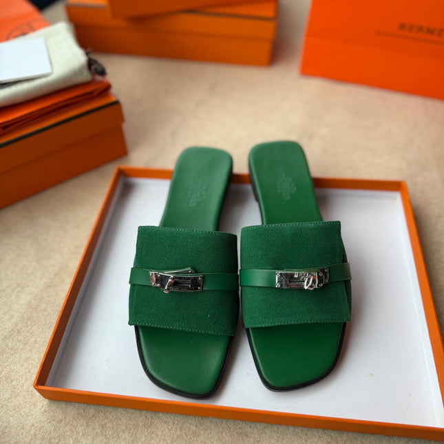 0RAN SANDALS IN EMERALD GREEN CALFSKIN