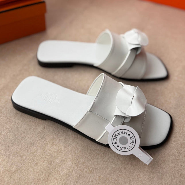 0RAN SANDALS IN WHITE CALFSKIN