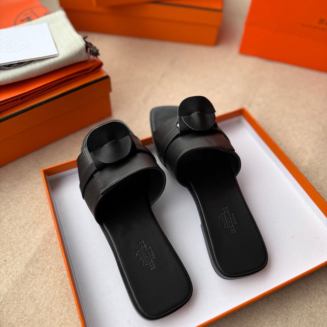 0RAN SANDALS IN BLACK CALFSKIN