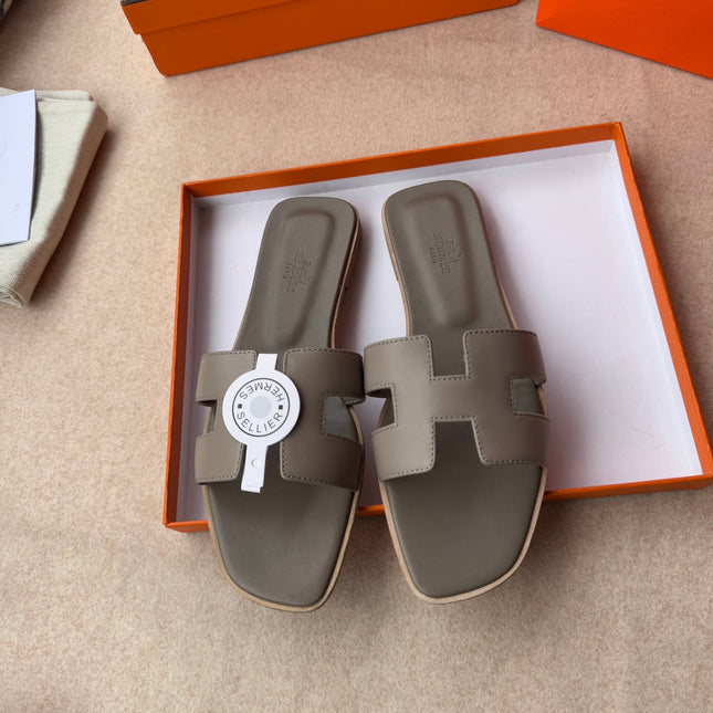 0RAN SANDALS IN CEDAR BROWN CALFSKIN