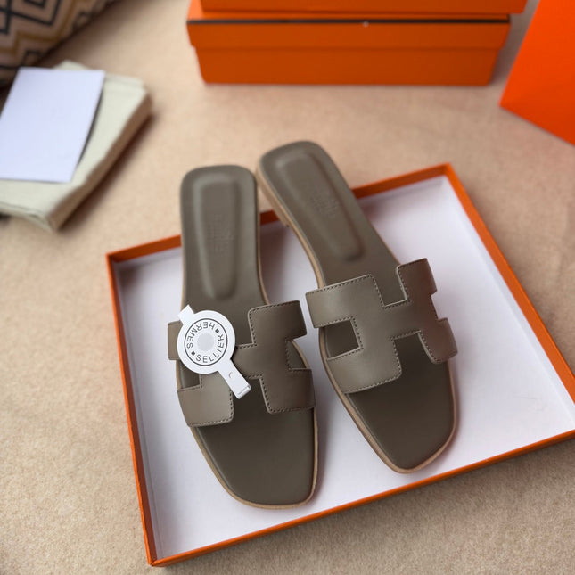 0RAN SANDALS IN CEDAR BROWN CALFSKIN