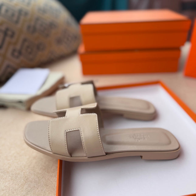 0RAN SANDALS IN KHAKI BROWN CALFSKIN