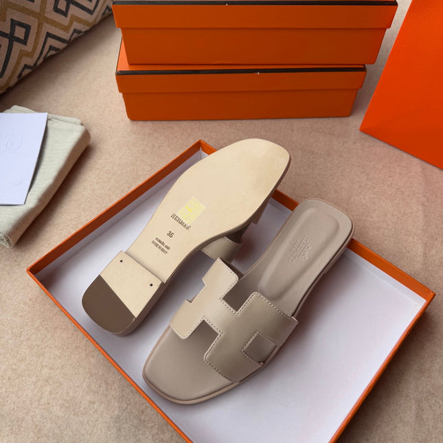 0RAN SANDALS IN KHAKI BROWN CALFSKIN