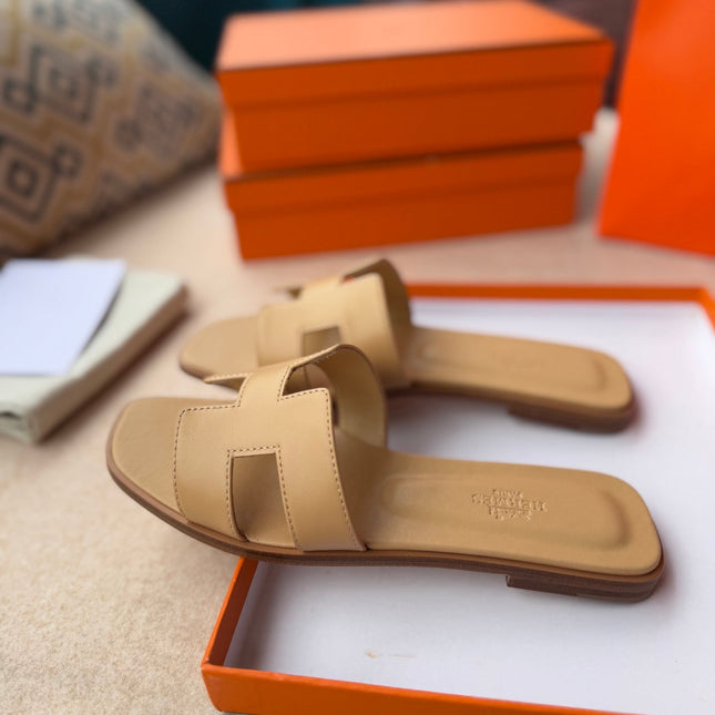 0RAN SANDALS IN TORTILLA BROWN CALFSKIN