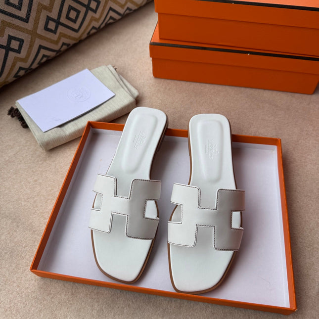 0RAN SANDALS IN WHITE CALFSKIN