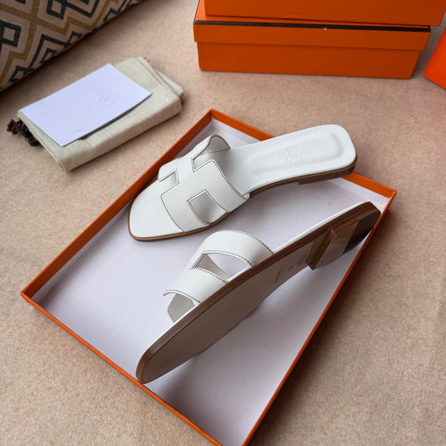 0RAN SANDALS IN WHITE CALFSKIN