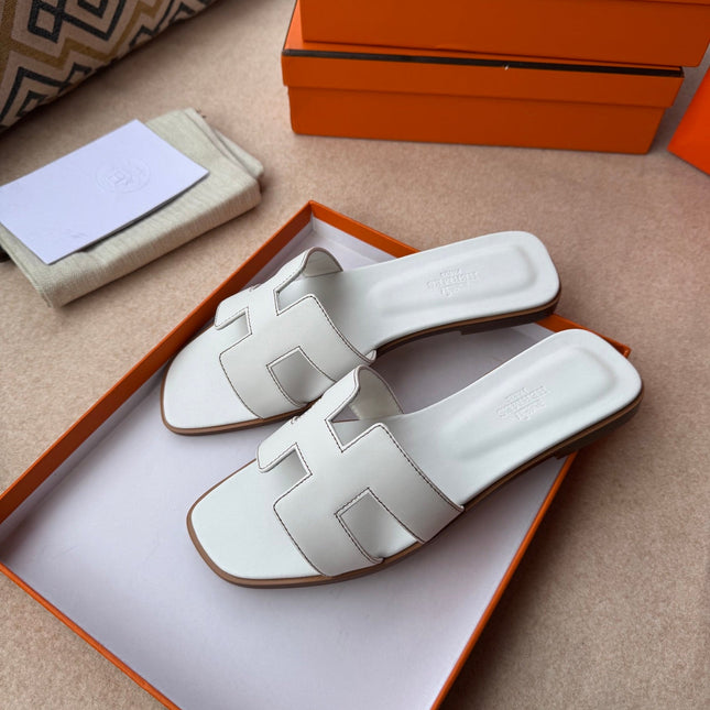 0RAN SANDALS IN WHITE CALFSKIN