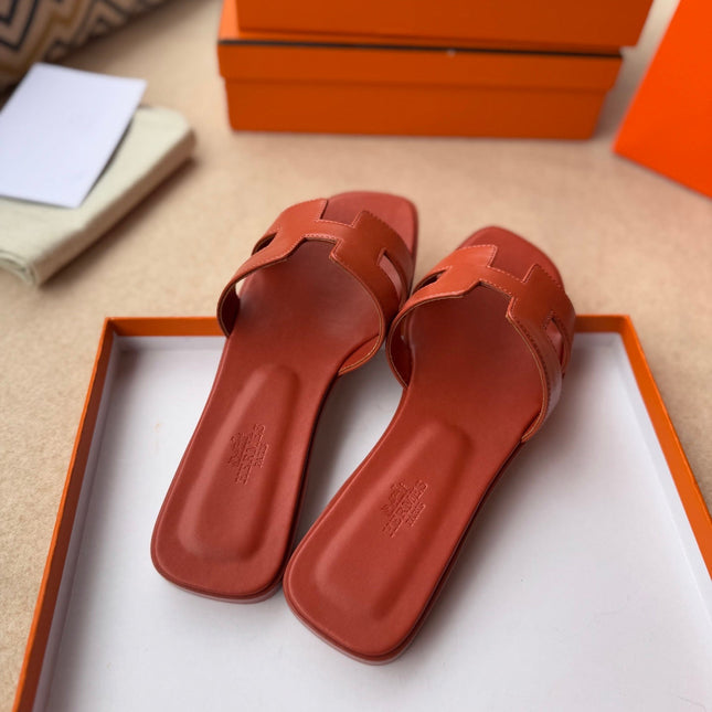 0RAN SANDALS IN GINGER ORANGE CALFSKIN