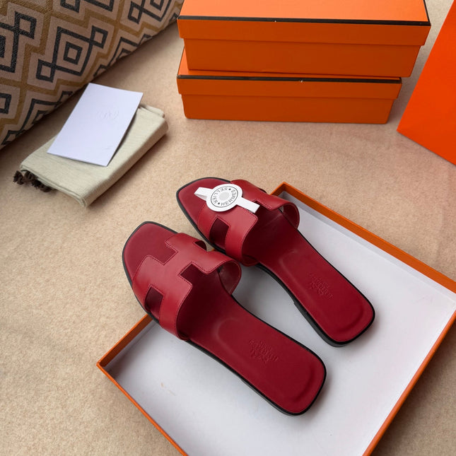 0RAN SANDALS IN JAM RED CALFSKIN