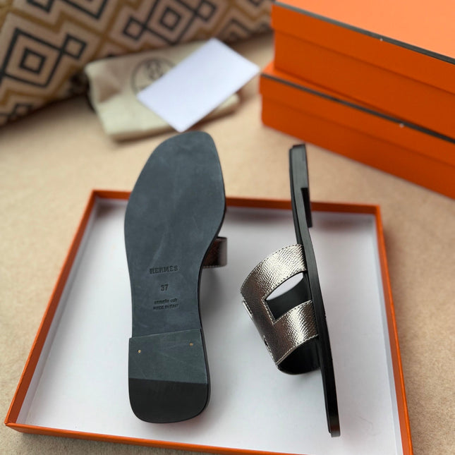 0RAN SANDALS IN LIGHT GOLD CALFSKIN