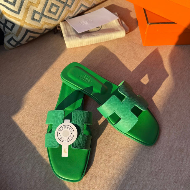 0RAN SANDALS IN SHAMROCK GREEN CALFSKIN