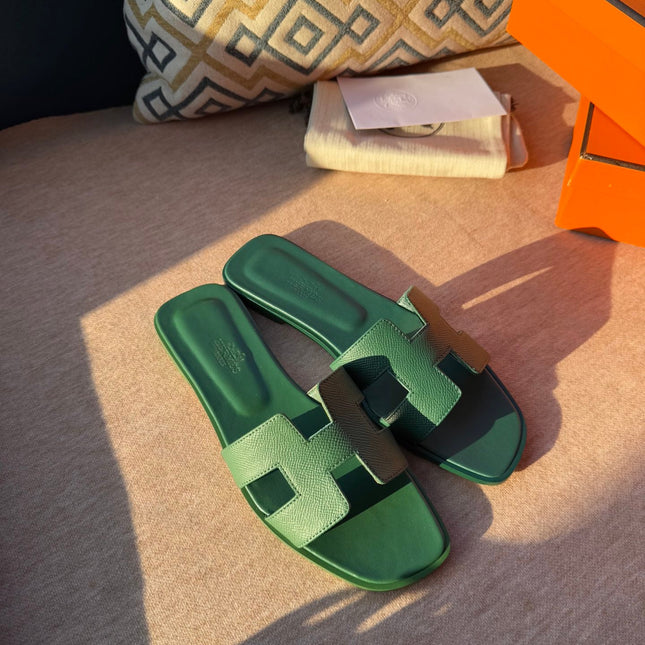 0RAN SANDALS IN HUNTER GREEN CALFSKIN