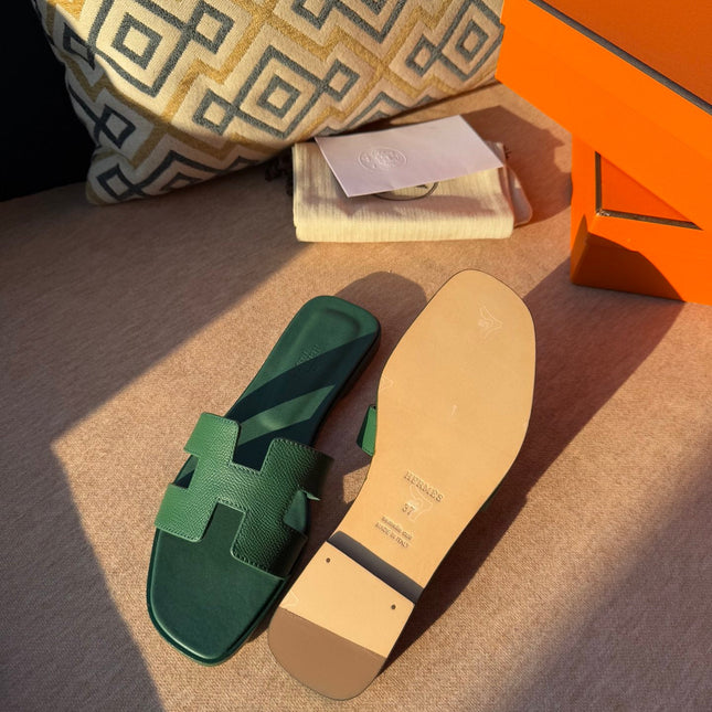 0RAN SANDALS IN HUNTER GREEN CALFSKIN