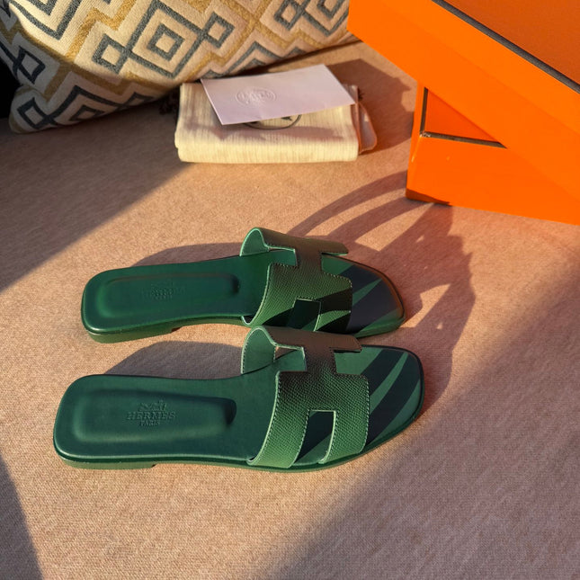0RAN SANDALS IN HUNTER GREEN CALFSKIN
