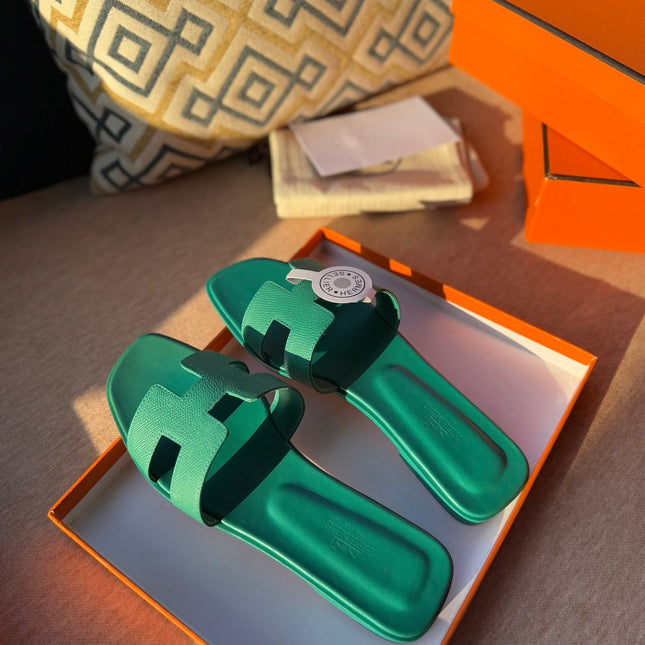 0RAN SANDALS IN PERSIAN GREEN CALFSKIN