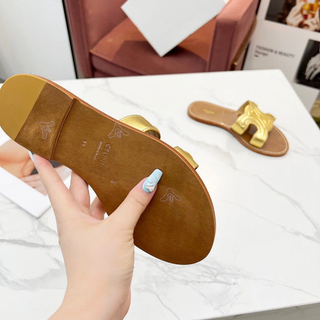 TRIOMPHE SLIDE IN GOLD CALFSKIN