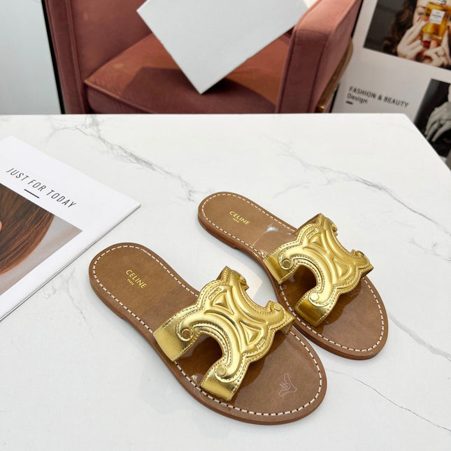 TRIOMPHE SLIDE IN GOLD CALFSKIN