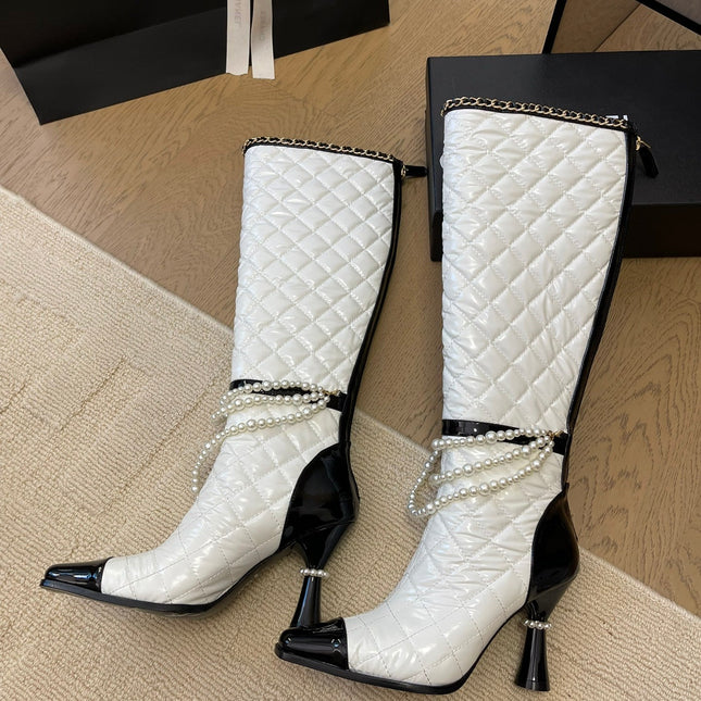 KNEE HIGH BOOTS 8 CM IN WHITE MIX BLACK CALFSKIN WITH PEARL CHAIN