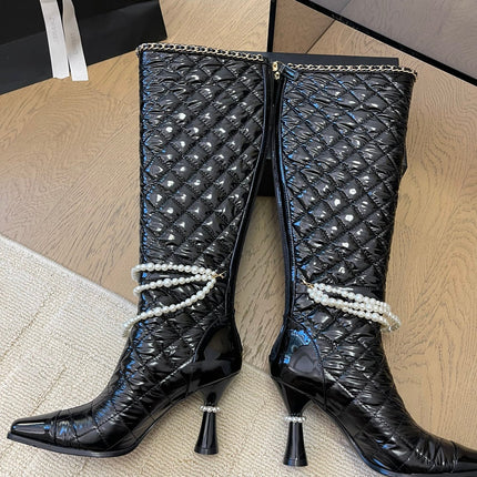 KNEE HIGH BOOTS 8 CM IN BLACK CALFSKIN WITH PEARL CHAIN