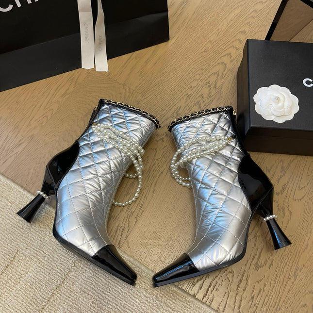 HIGH HEELS 8CM BOOTS IN SILVER MIX BLACK CALFSKIN WITH PEARL CHAIN