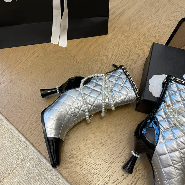 HIGH HEELS 8CM BOOTS IN SILVER MIX BLACK CALFSKIN WITH PEARL CHAIN