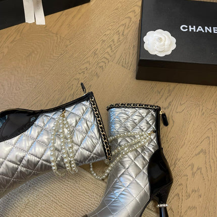 HIGH HEELS 8CM BOOTS IN SILVER MIX BLACK CALFSKIN WITH PEARL CHAIN
