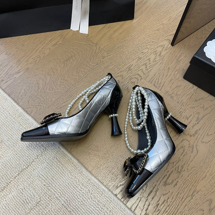 HIGH HEEL 8 CM IN SILVER MIX BLACK CALFSKIN WITH PEARL CHAIN