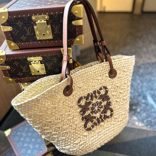 LOE SMALL ANAGRAM BASKET 28 BAG IN NATURAL MIX BROWN IRACA PALM AND CALFSKIN