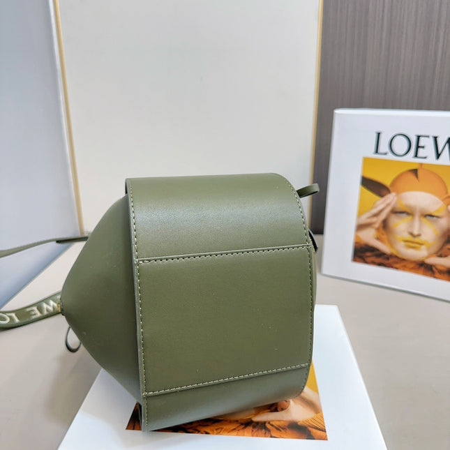 LOE COMPACT HAMMOCK 24 BAG IN OLIVE MELLOW CALFSKIN AND CANVAS