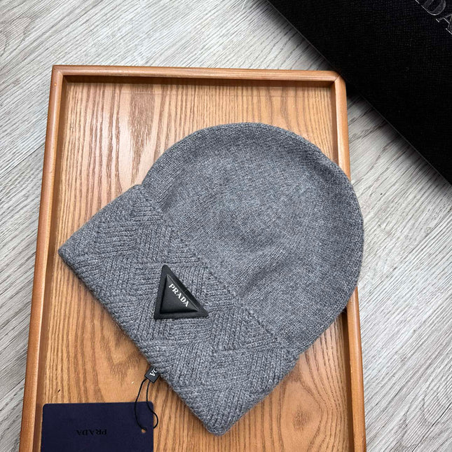 BEANIE HAT IN SHADOW GRAY WOOL AND RABBIT FUR 436396